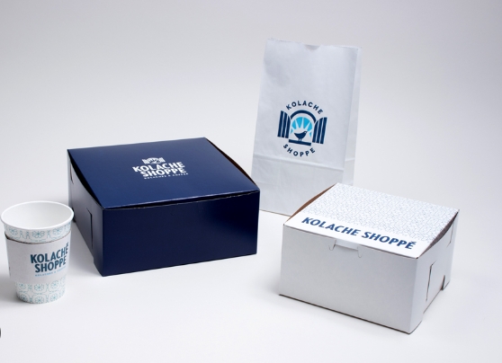 custom plastic boxes with logo